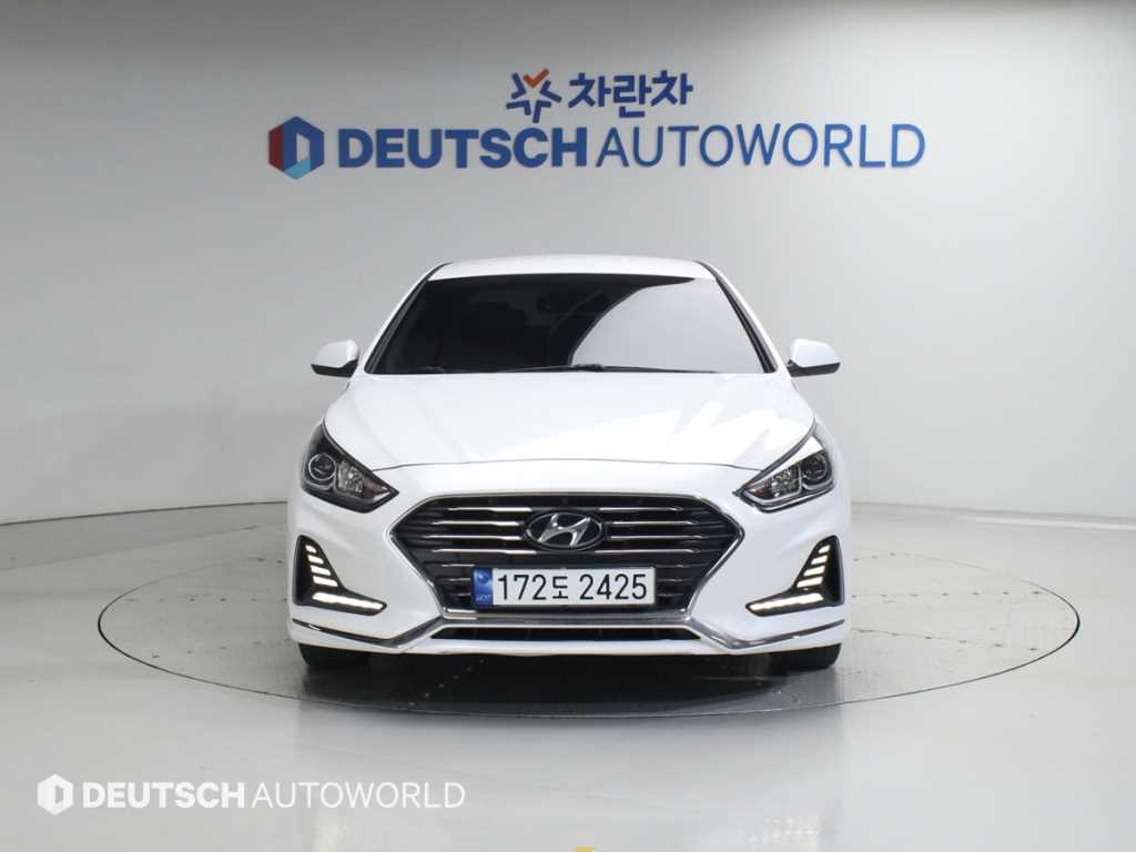 HYUNDAI Sonata - Vista 3