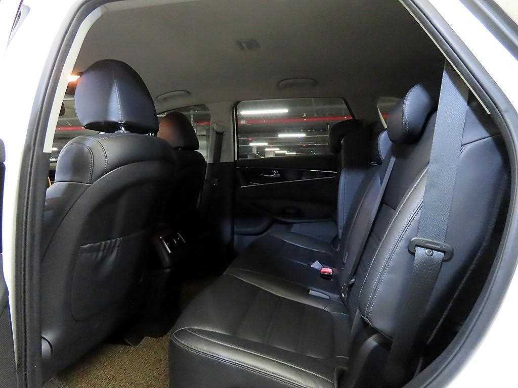 KIA Sorento - Vista 7