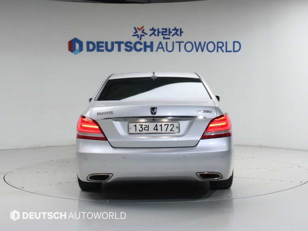HYUNDAI Equus - Vista 4