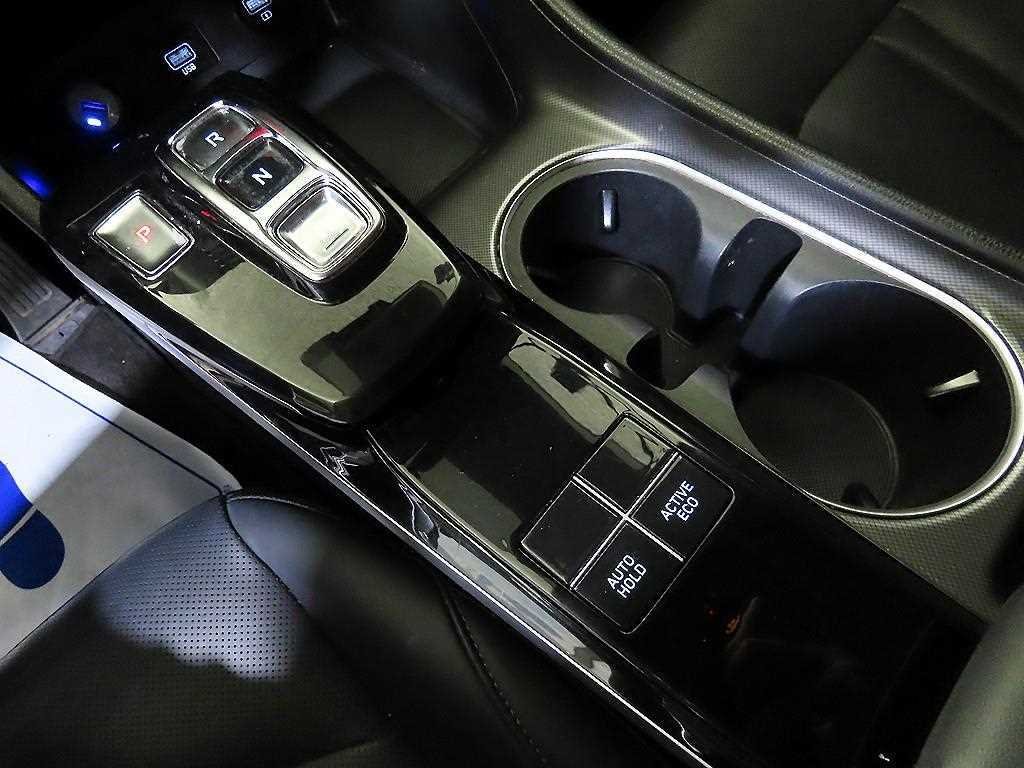 HYUNDAI Sonata - Vista 12