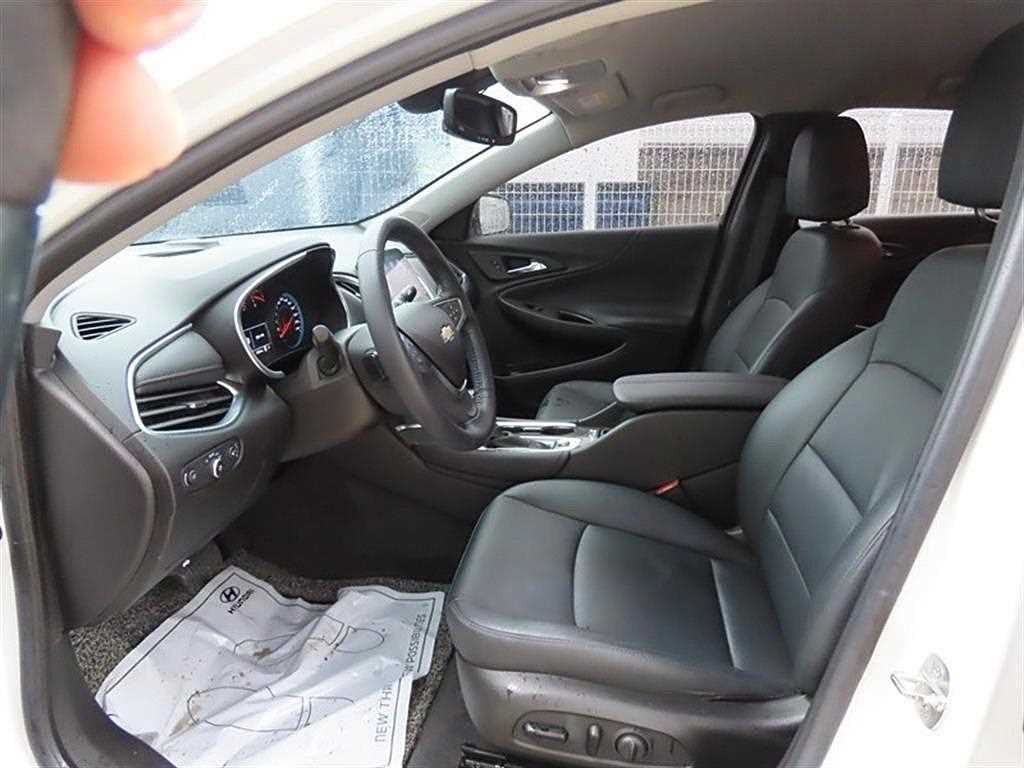 Chevrolet Malibu - Vista 5