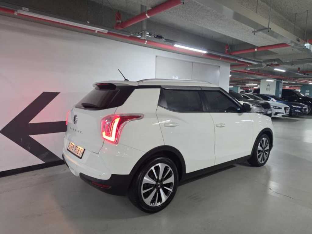 Ssangyong Tivoli - Vista 4