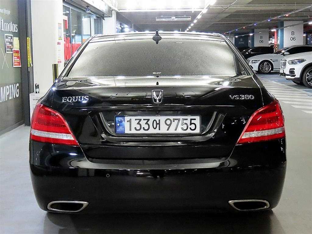 HYUNDAI Equus - Vista 5