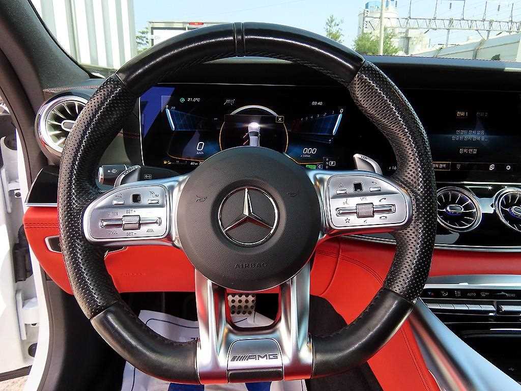 Mercedes Benz AMG GT - Vista 8