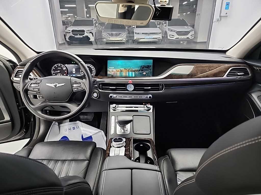 Genesis G90 - Vista 7
