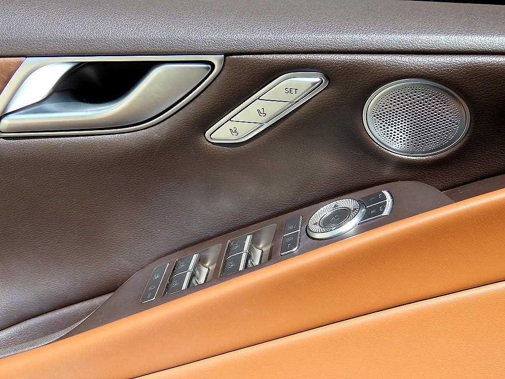 Genesis G80 - Vista 12