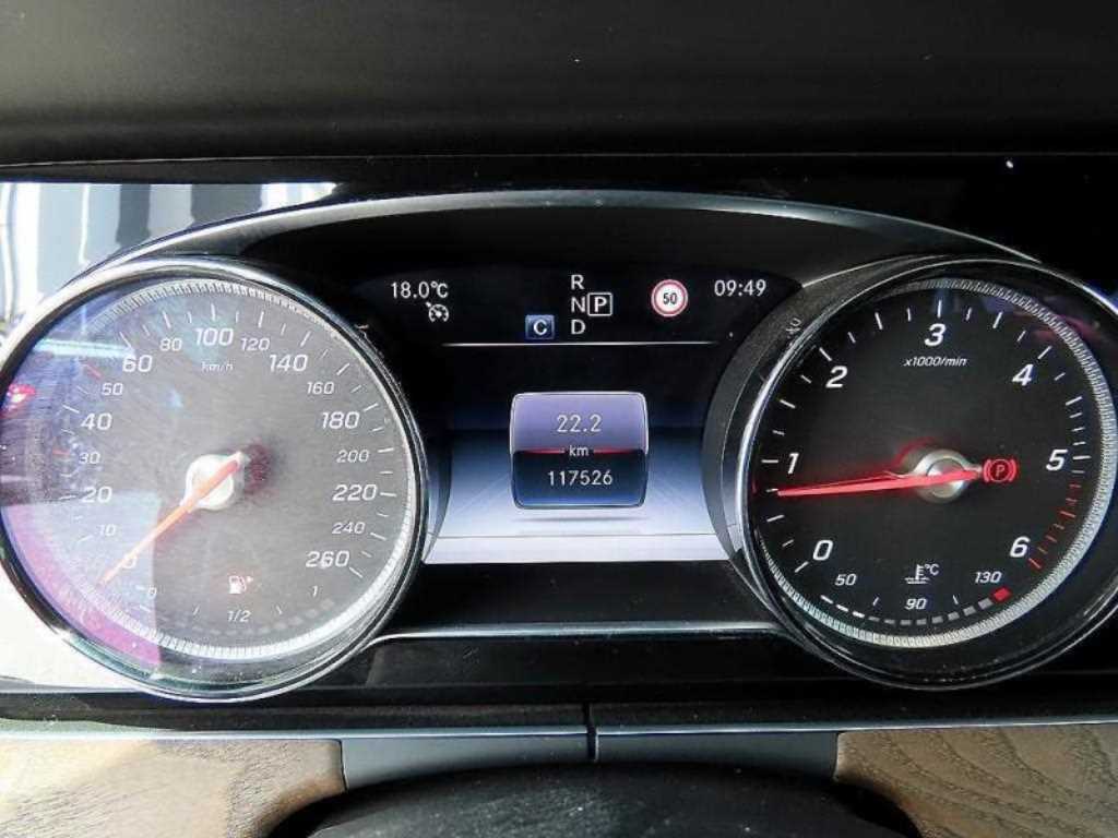 Mercedes Benz E class - Vista 9