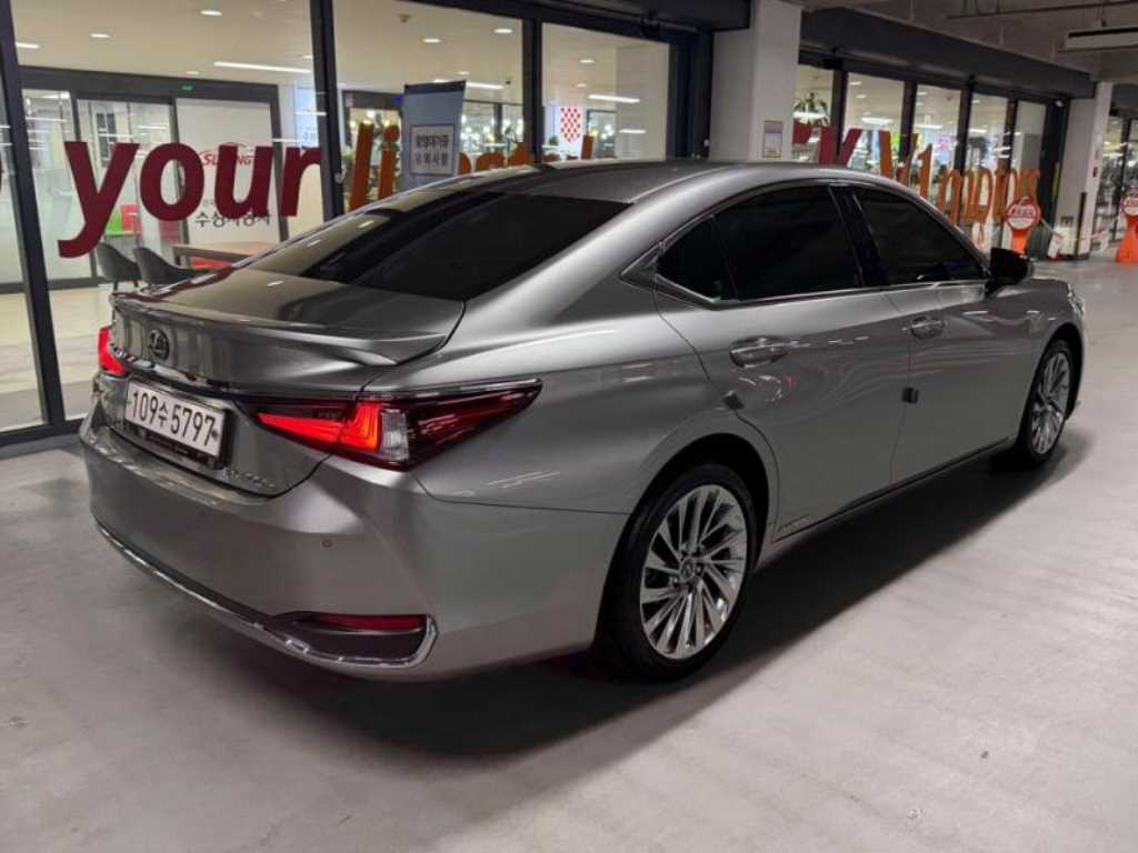 Lexus ES - Vista 4