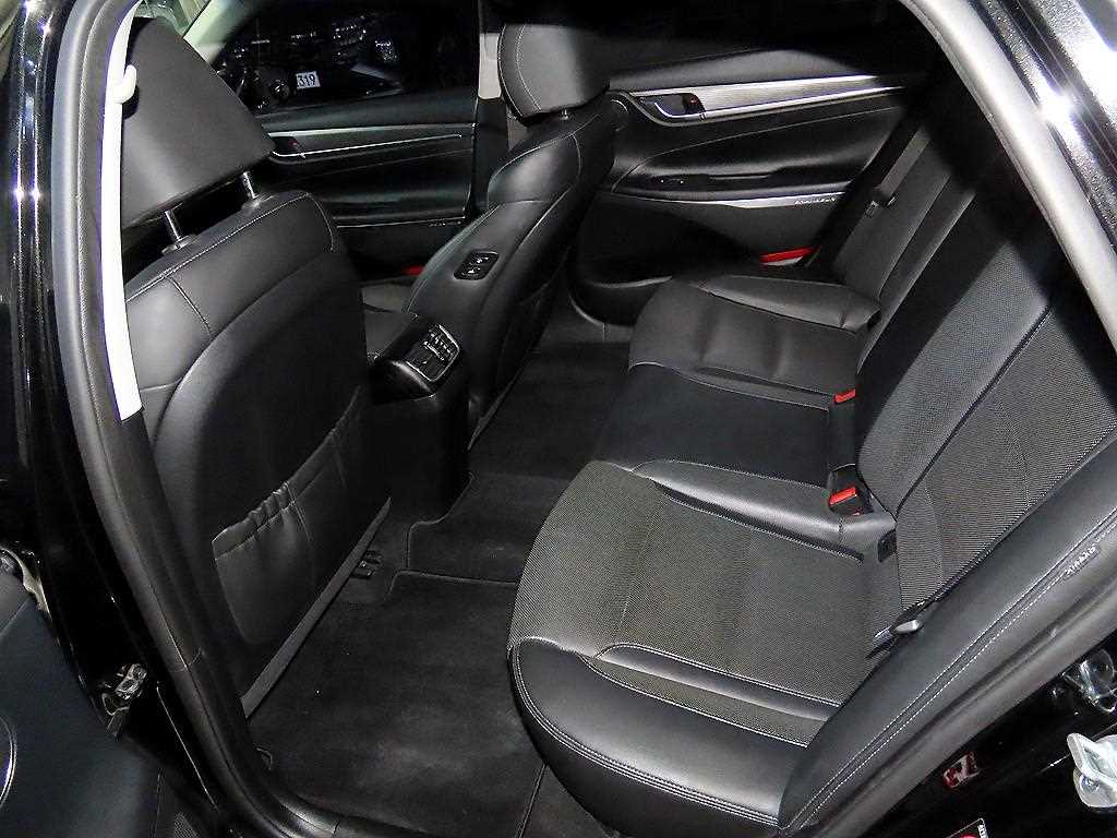 HYUNDAI Grandeur - Vista 7