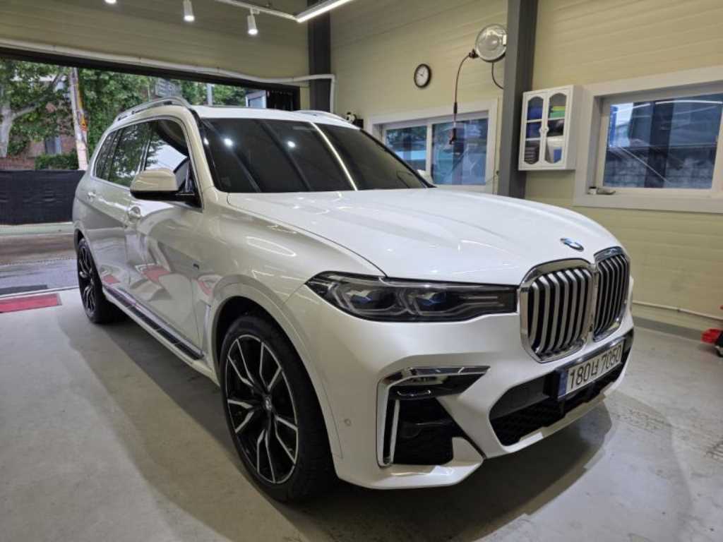 BMW X7 - Vista 3