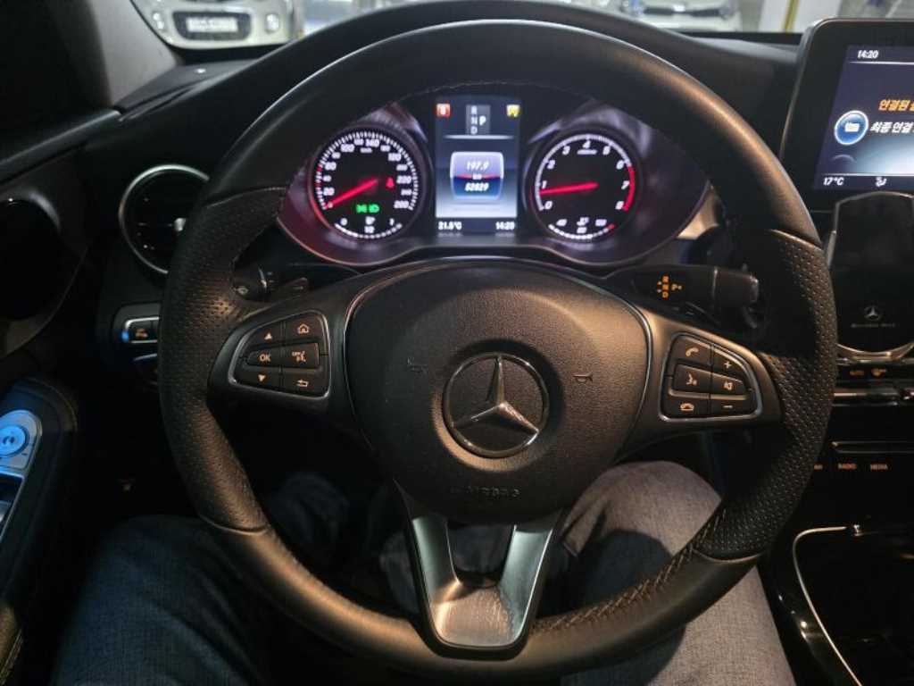 Mercedes Benz C Class - Vista 7