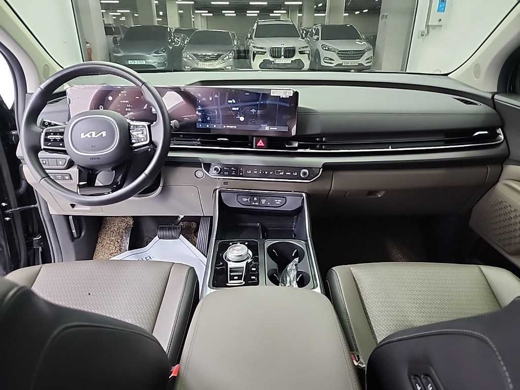 KIA Carnival - Vista 7