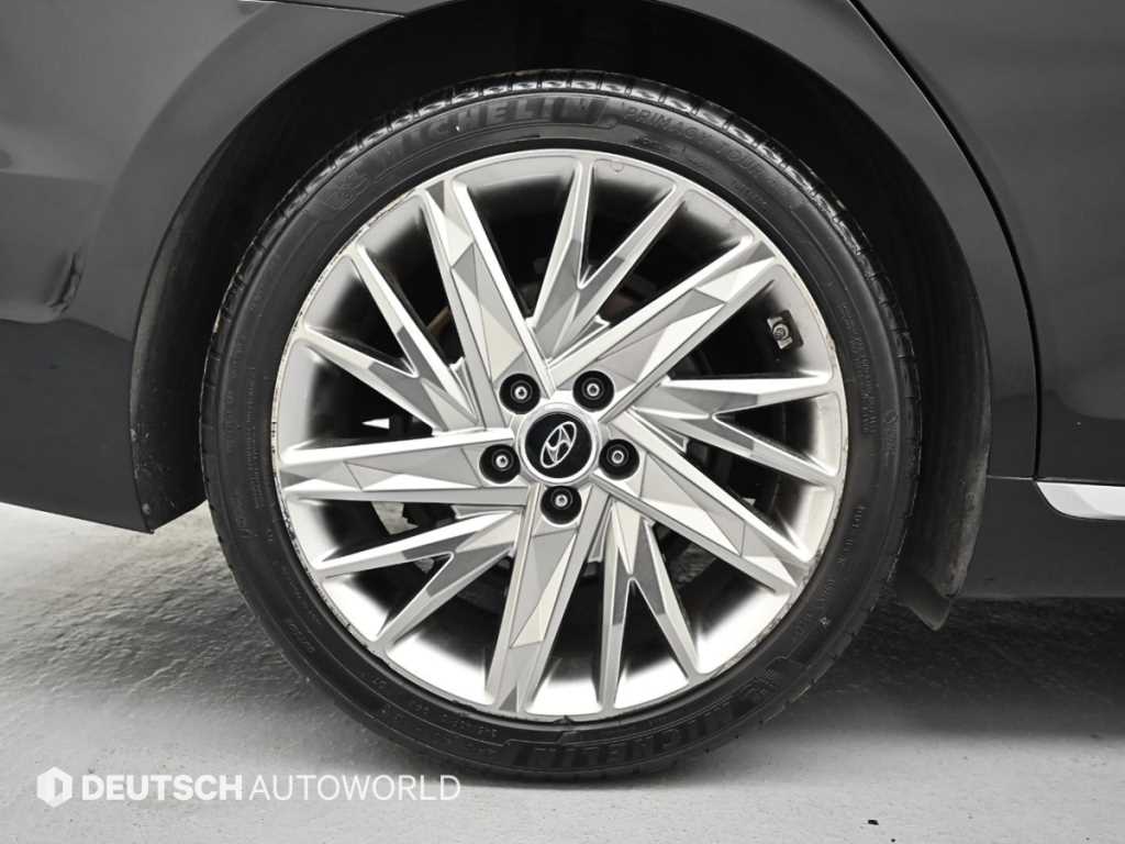 HYUNDAI Grandeur - Vista 5