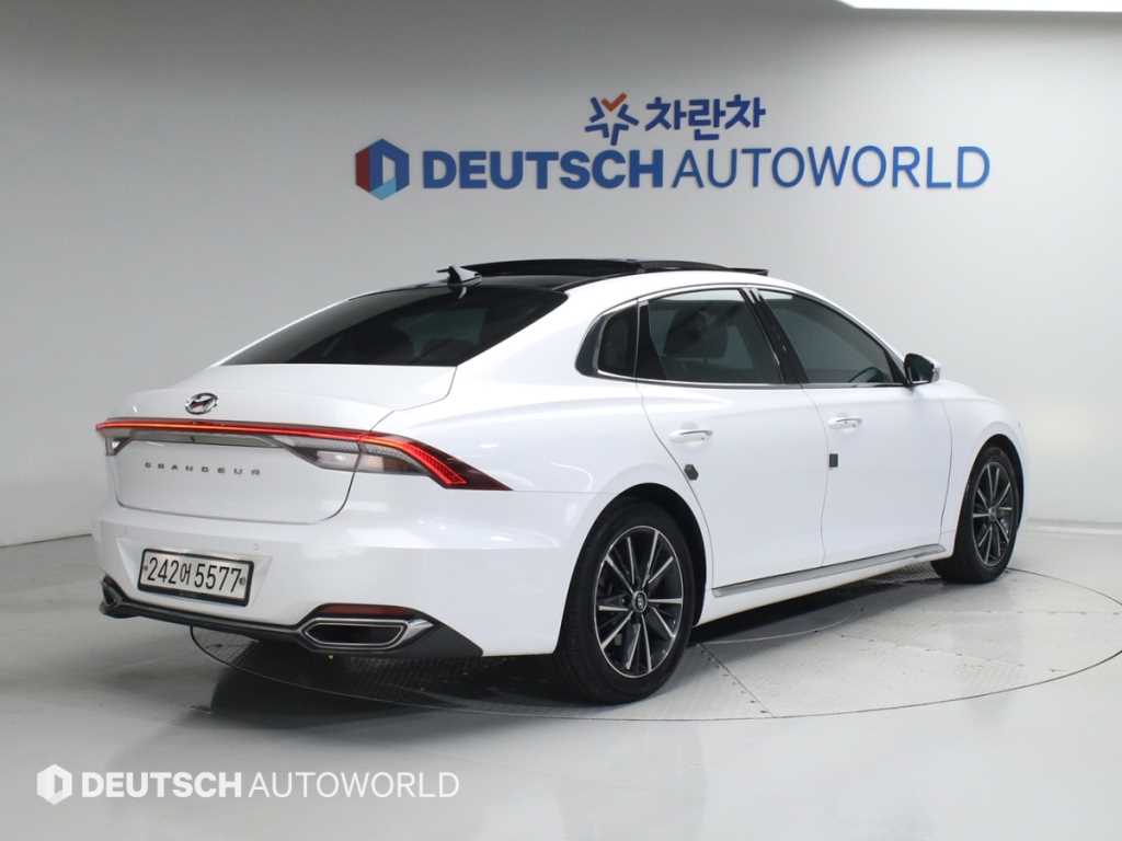 HYUNDAI Grandeur - Vista 2