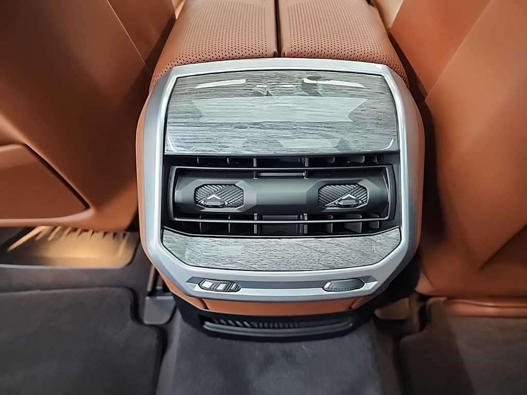 BMW 7 Series 2024 Negro - Importación desde Corea - HF Imports Iquique - Foto 13