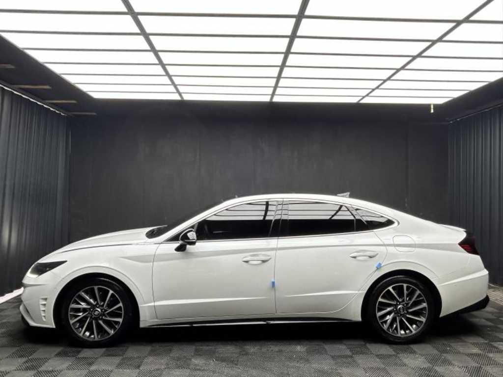 HYUNDAI Sonata - Vista 2
