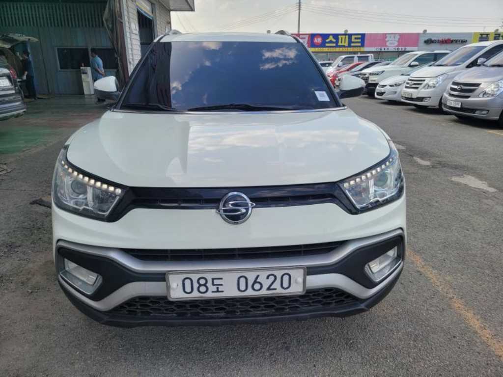 Ssangyong Tivoli 2016 Blanco - Importación desde Corea - HF Imports Iquique - Foto 1
