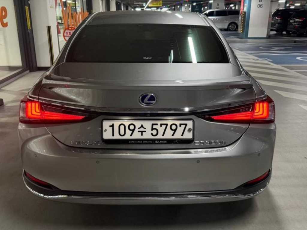 Lexus ES - Vista 5