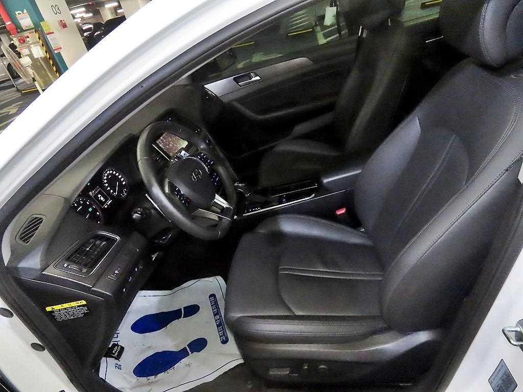 HYUNDAI Sonata - Vista 6