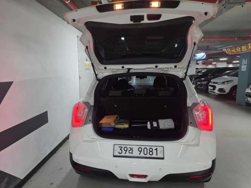 Ssangyong Tivoli - Vista 6