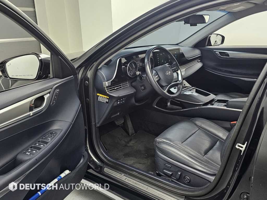 HYUNDAI Grandeur - Vista 11