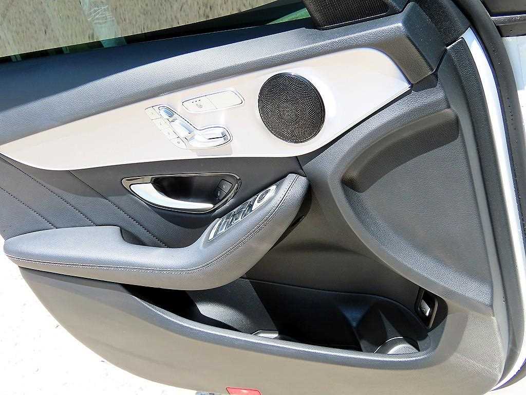 Mercedes Benz C Class - Vista 11