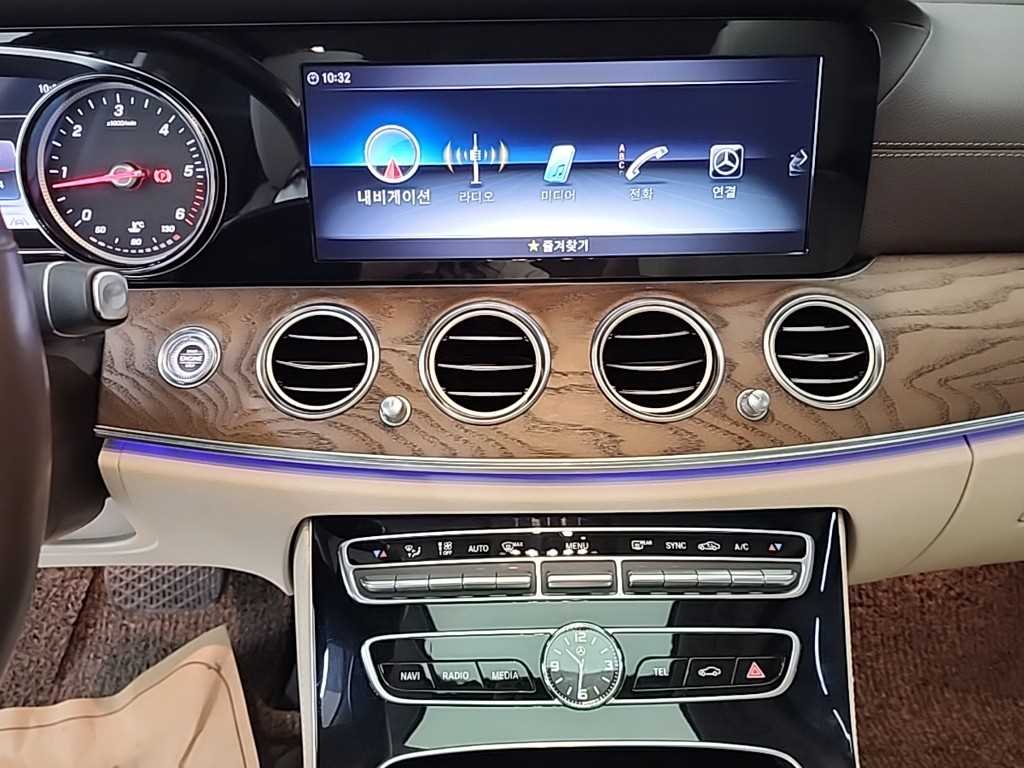 Mercedes Benz E class - Vista 10
