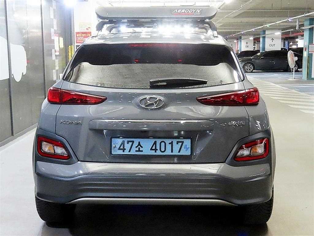 HYUNDAI Kona - Vista 5