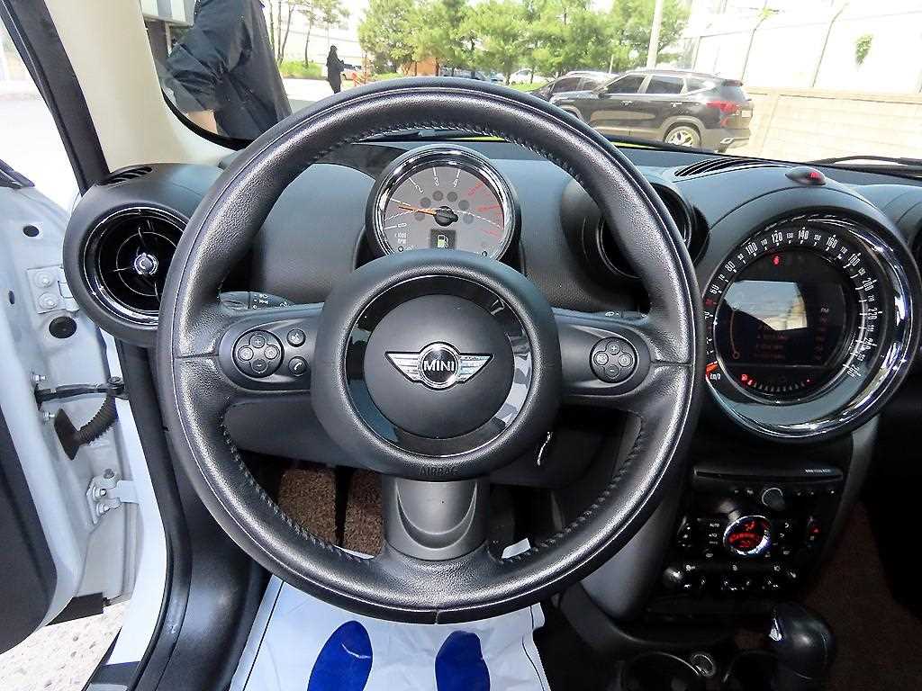 Mini Countryman - Vista 8