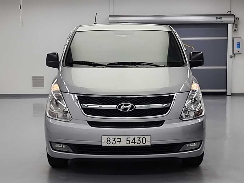 HYUNDAI Starex - Vista 2