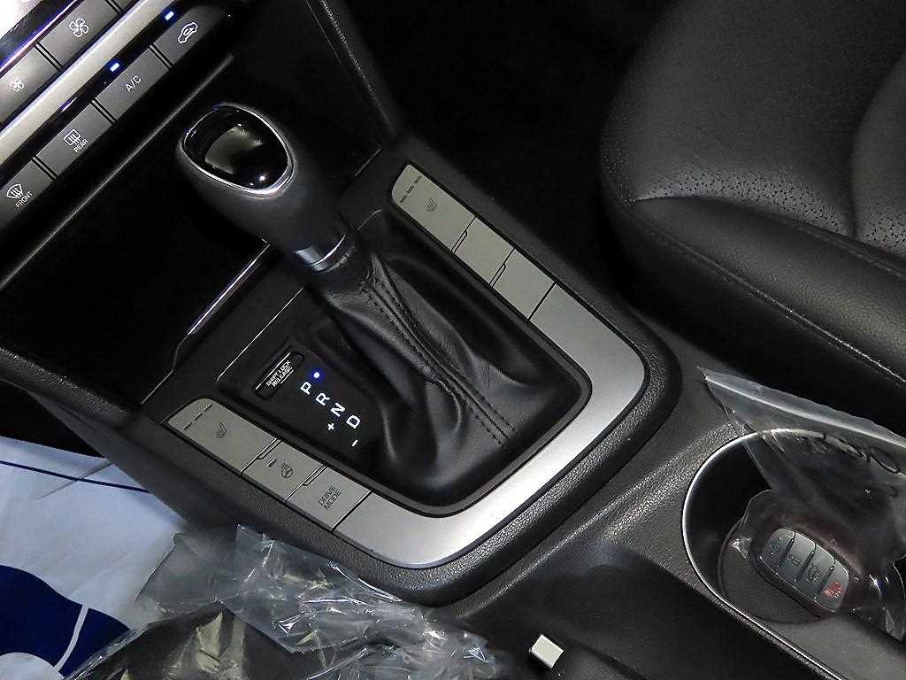 HYUNDAI Avante - Vista 12