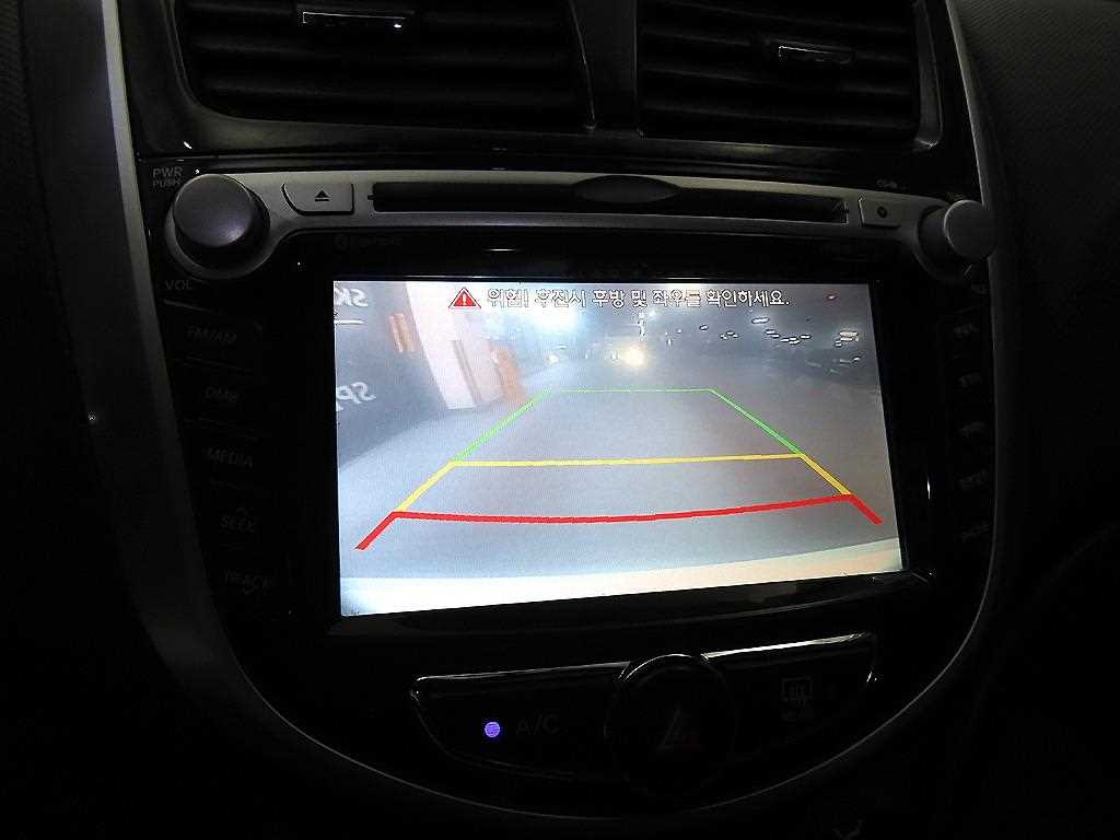 HYUNDAI Accent 2014 Blanco - Importación desde Corea - HF Imports Iquique - Foto 14