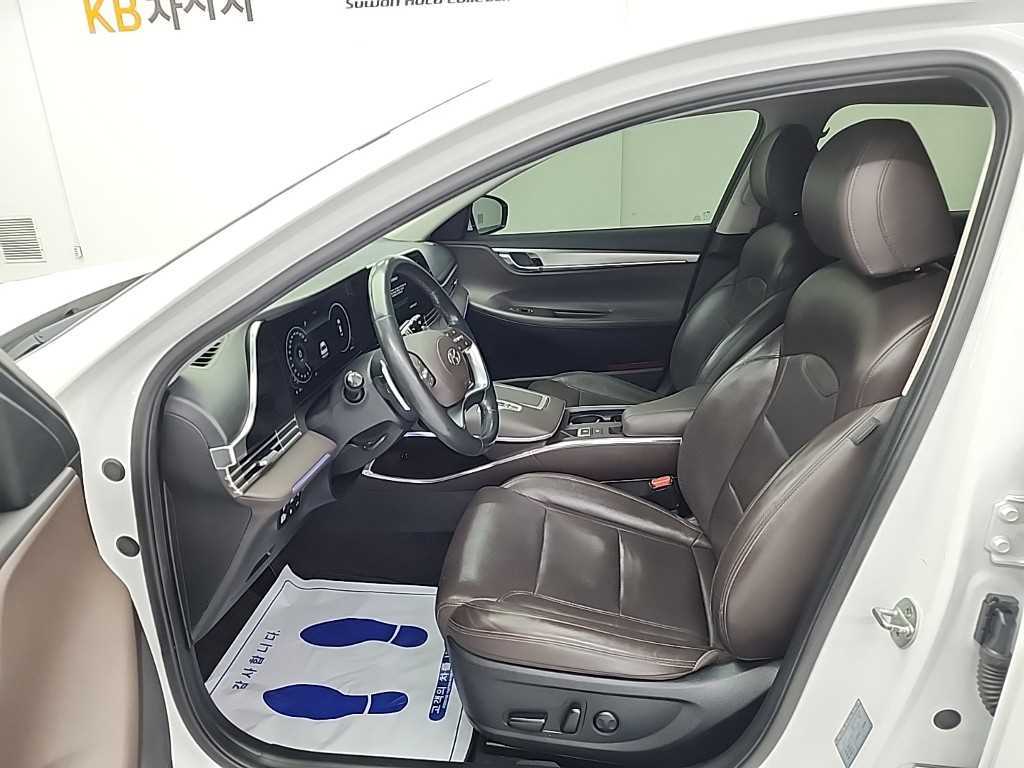 HYUNDAI Grandeur - Vista 11