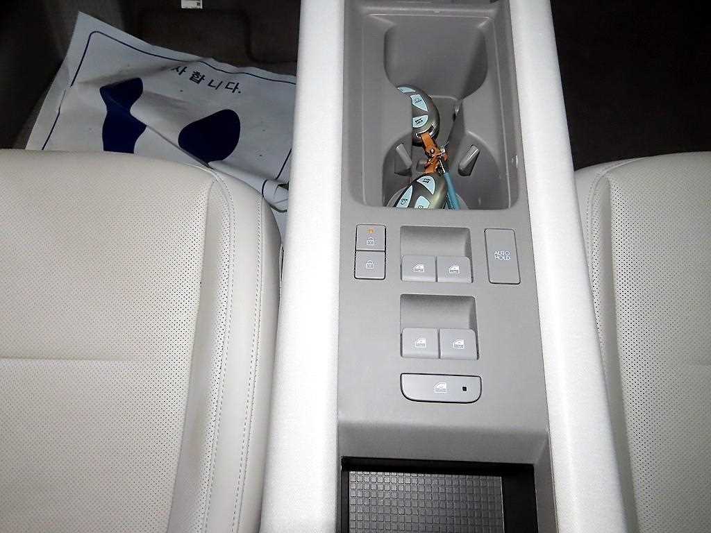 HYUNDAI Ioniq 6 - Vista 12
