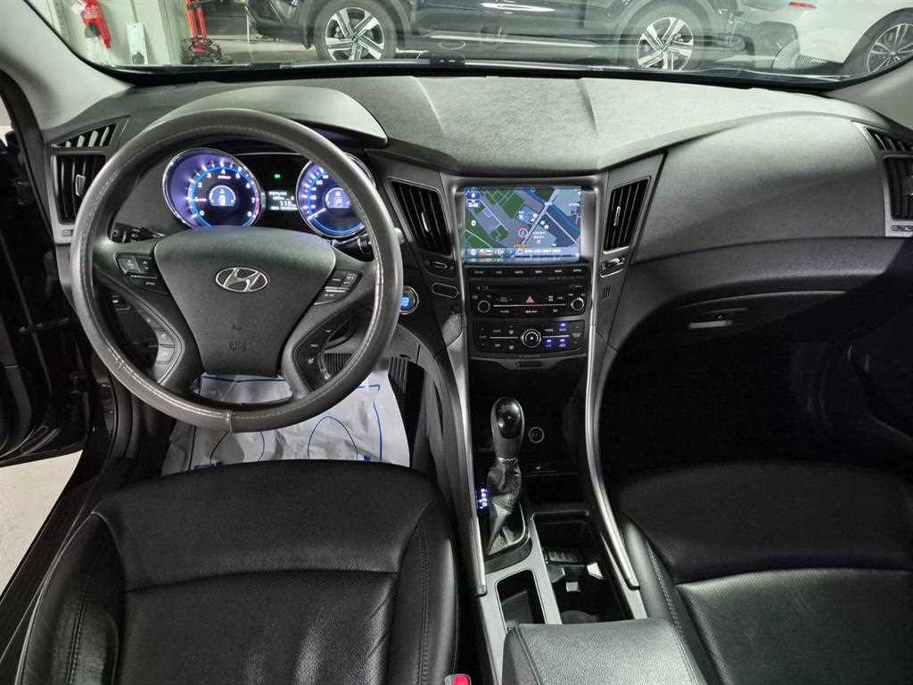 HYUNDAI Sonata - Vista 7