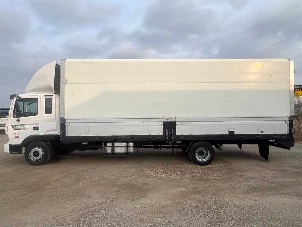 medium and large cargo truck - Vista 11