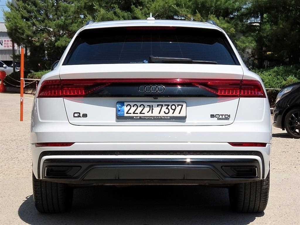 Audi Q8 - Vista 4