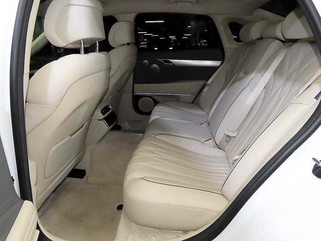 Genesis G80 - Vista 8