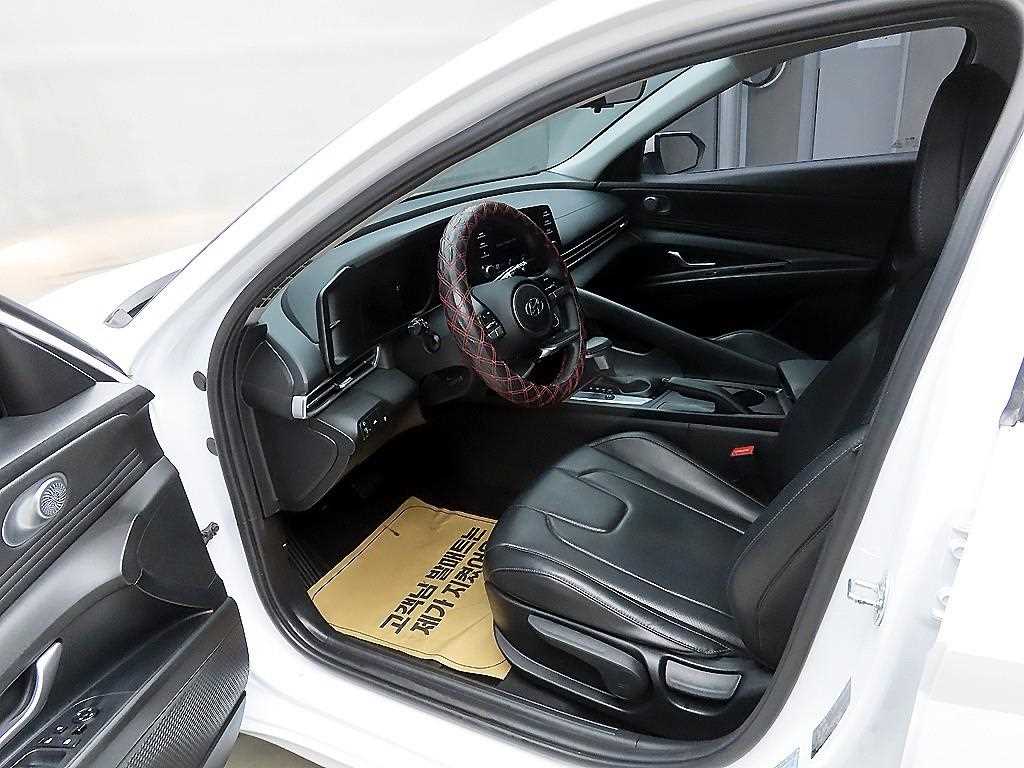 HYUNDAI Avante - Vista 5