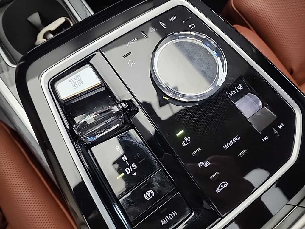 BMW 7 Series - Vista 8