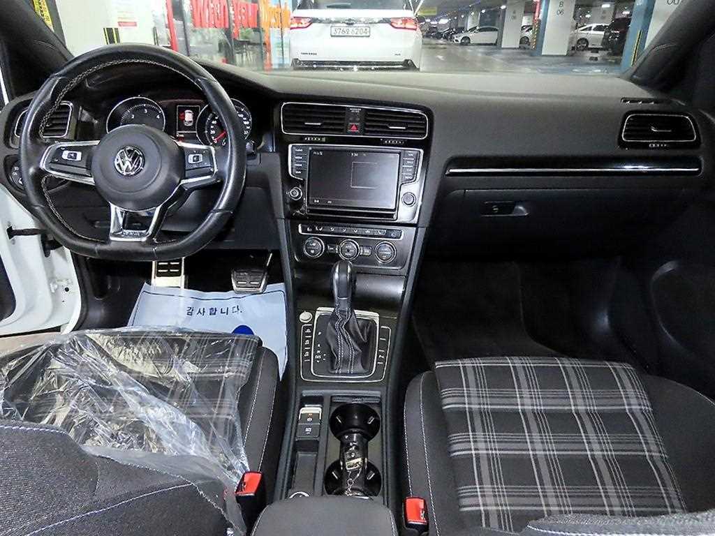 Volkswagen Golf - Vista 9