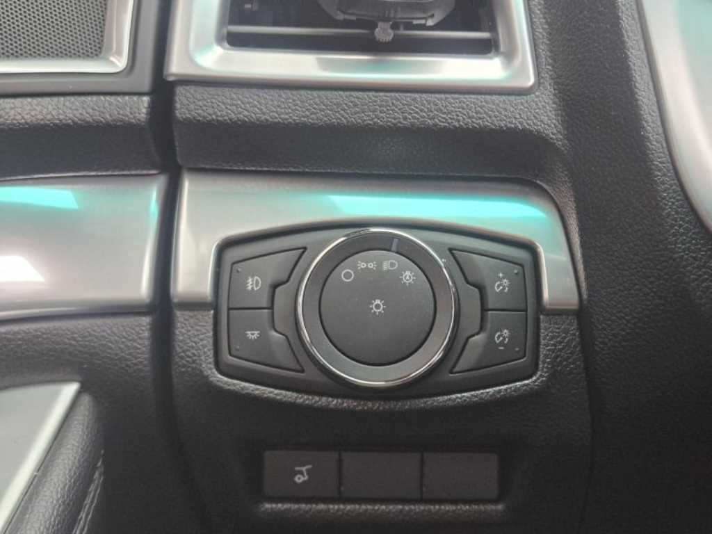 Ford Explorer - Vista 9