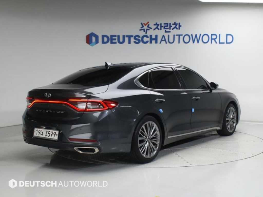 HYUNDAI Grandeur - Vista 2