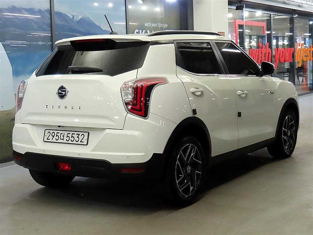 Ssangyong Tivoli - Vista 4