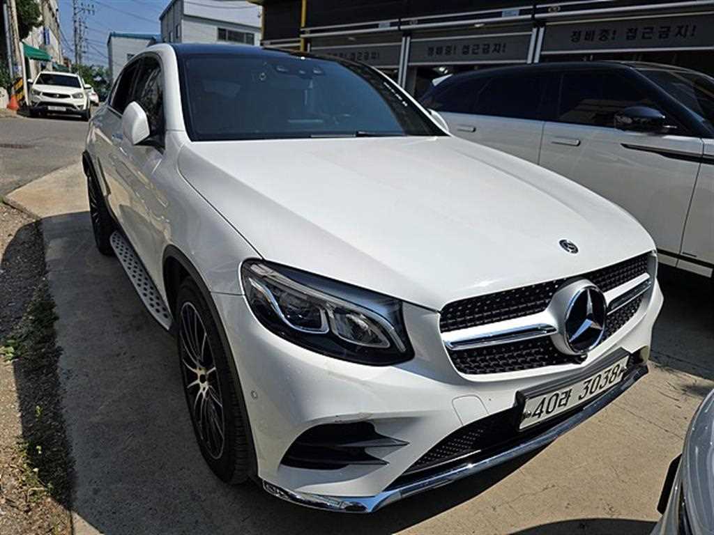 Mercedes Benz GLC Class - Vista 4
