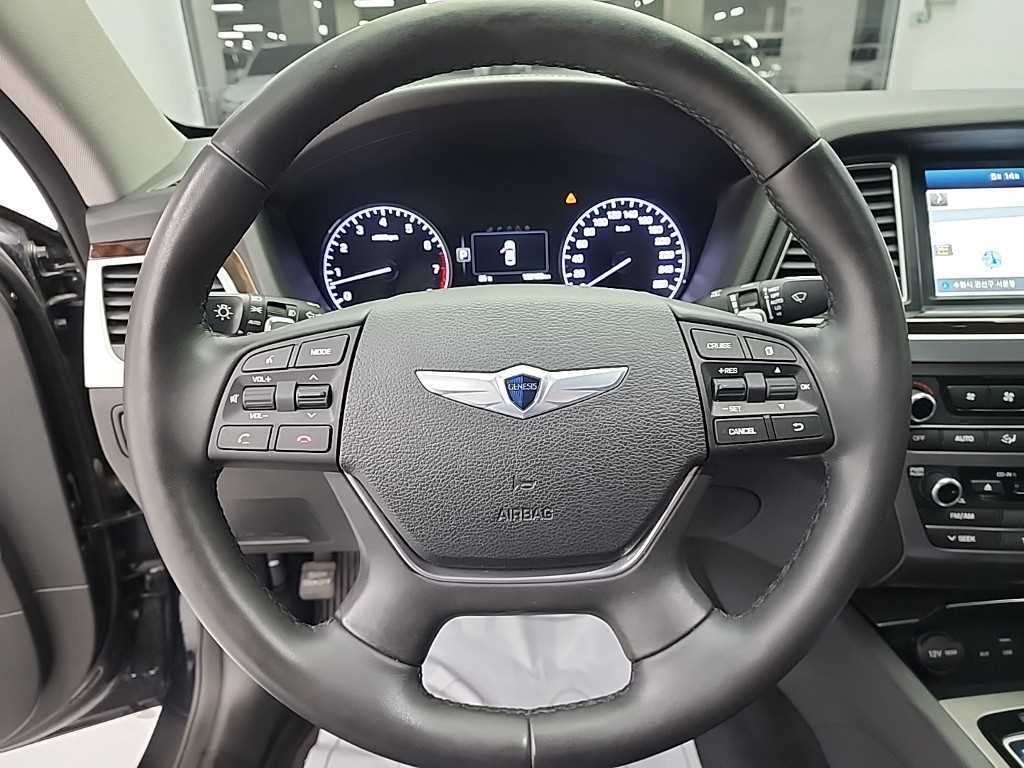 HYUNDAI Genesis - Vista 9