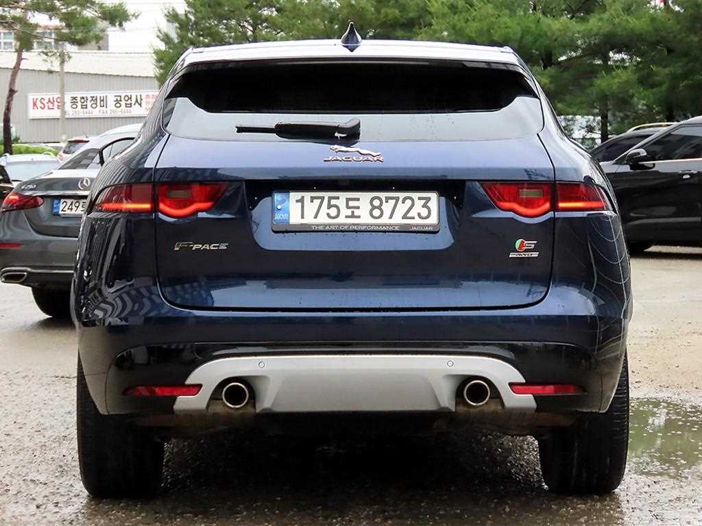 Jaguar F-PACE - Vista 4