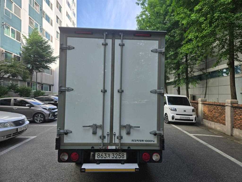 Small Truck Top_Delivery only tower car - Vista 4