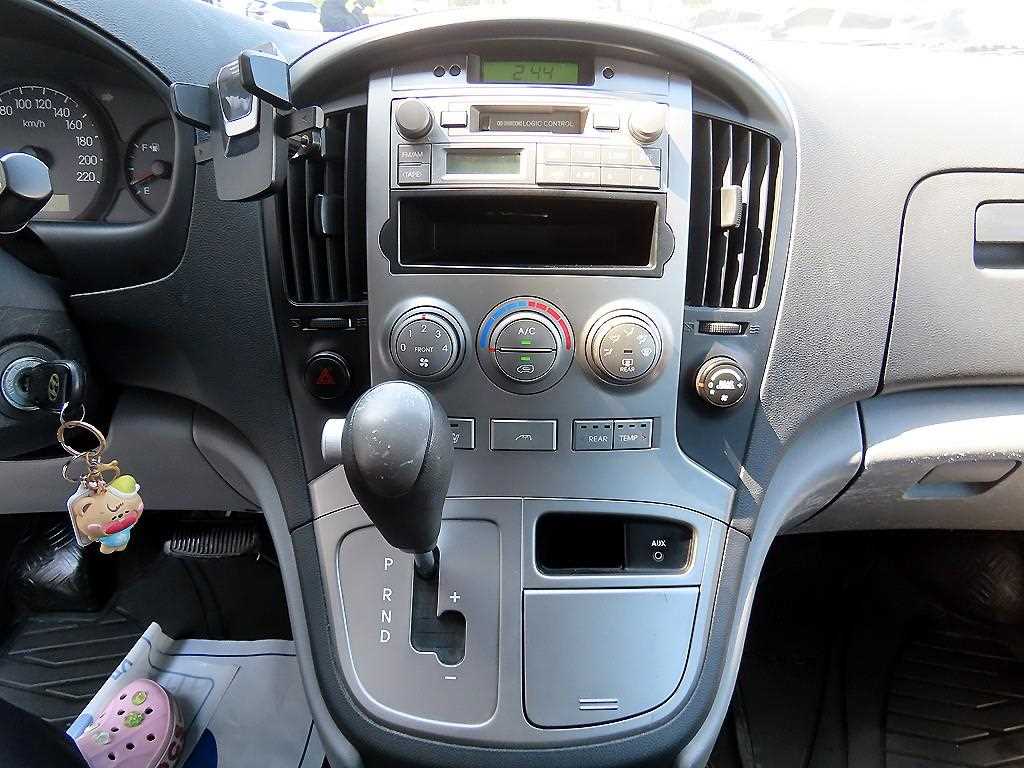 HYUNDAI Starex 2010 Gris - Importación desde Corea - HF Imports Iquique - Foto 15