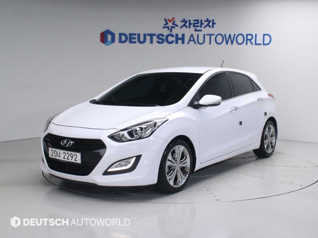 HYUNDAI i30 2014 Blanco - Importación desde Corea - HF Imports Iquique - Foto 1